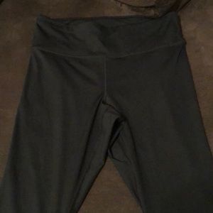 Fabletics cropped leggings